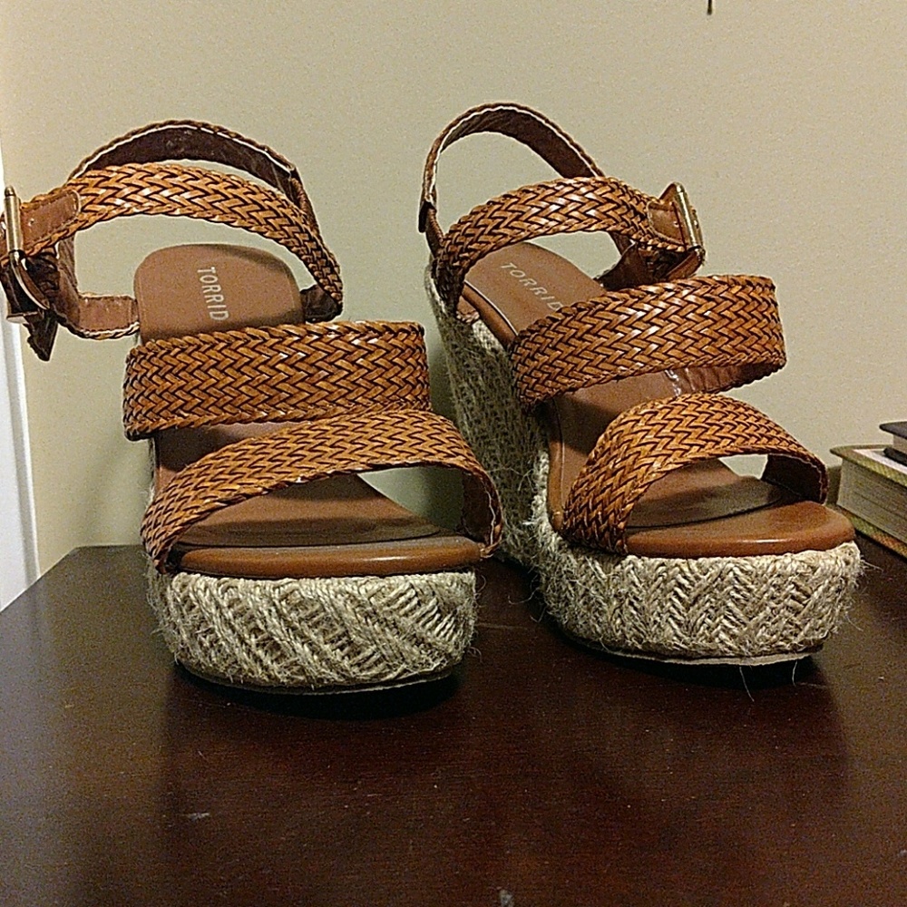 Torrid Wedges